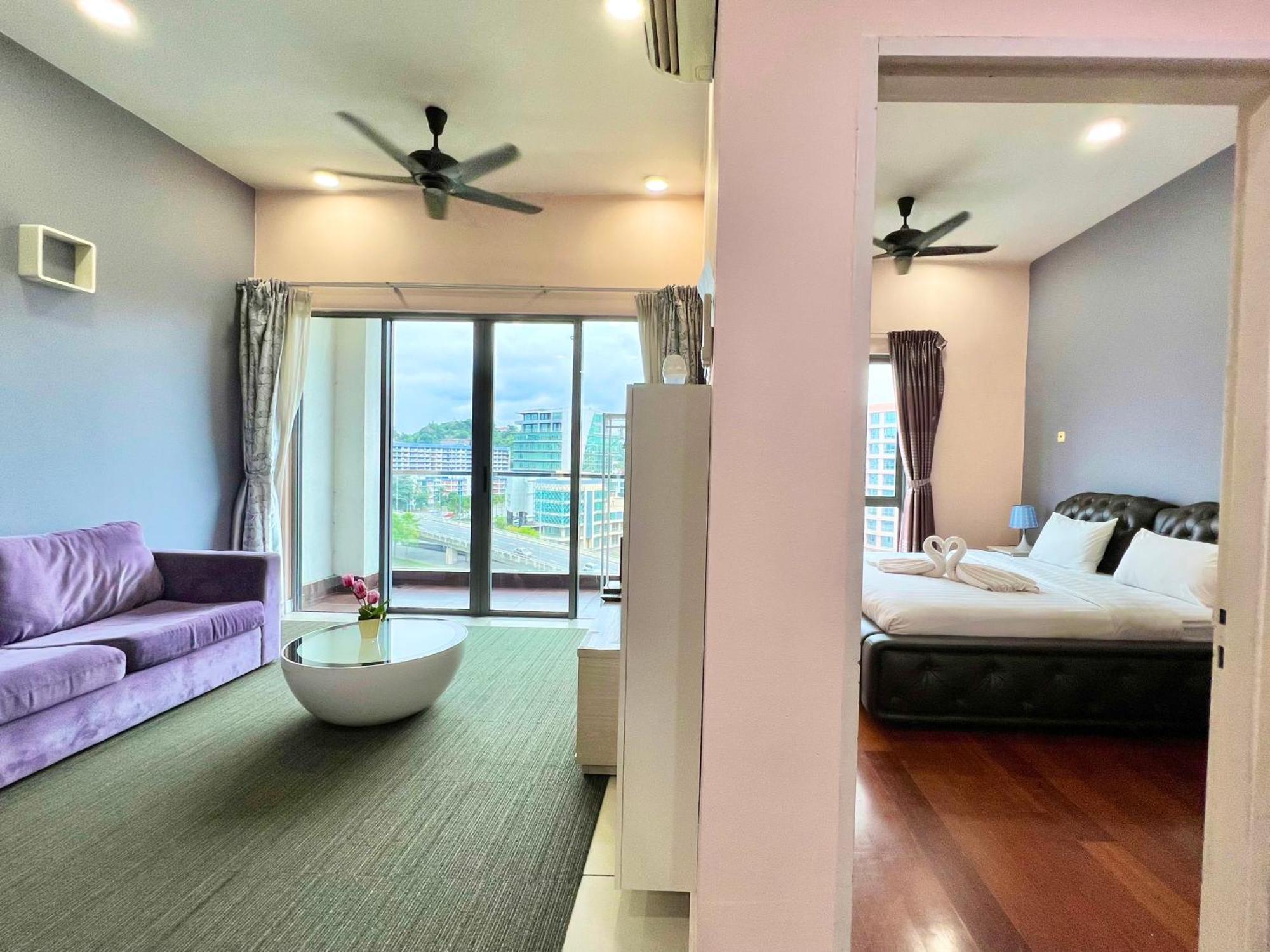 Capital O 90987 The Loft Residences Homestay @ Imago Shopping Mall 2 Kampong Sembulan Dış mekan fotoğraf
