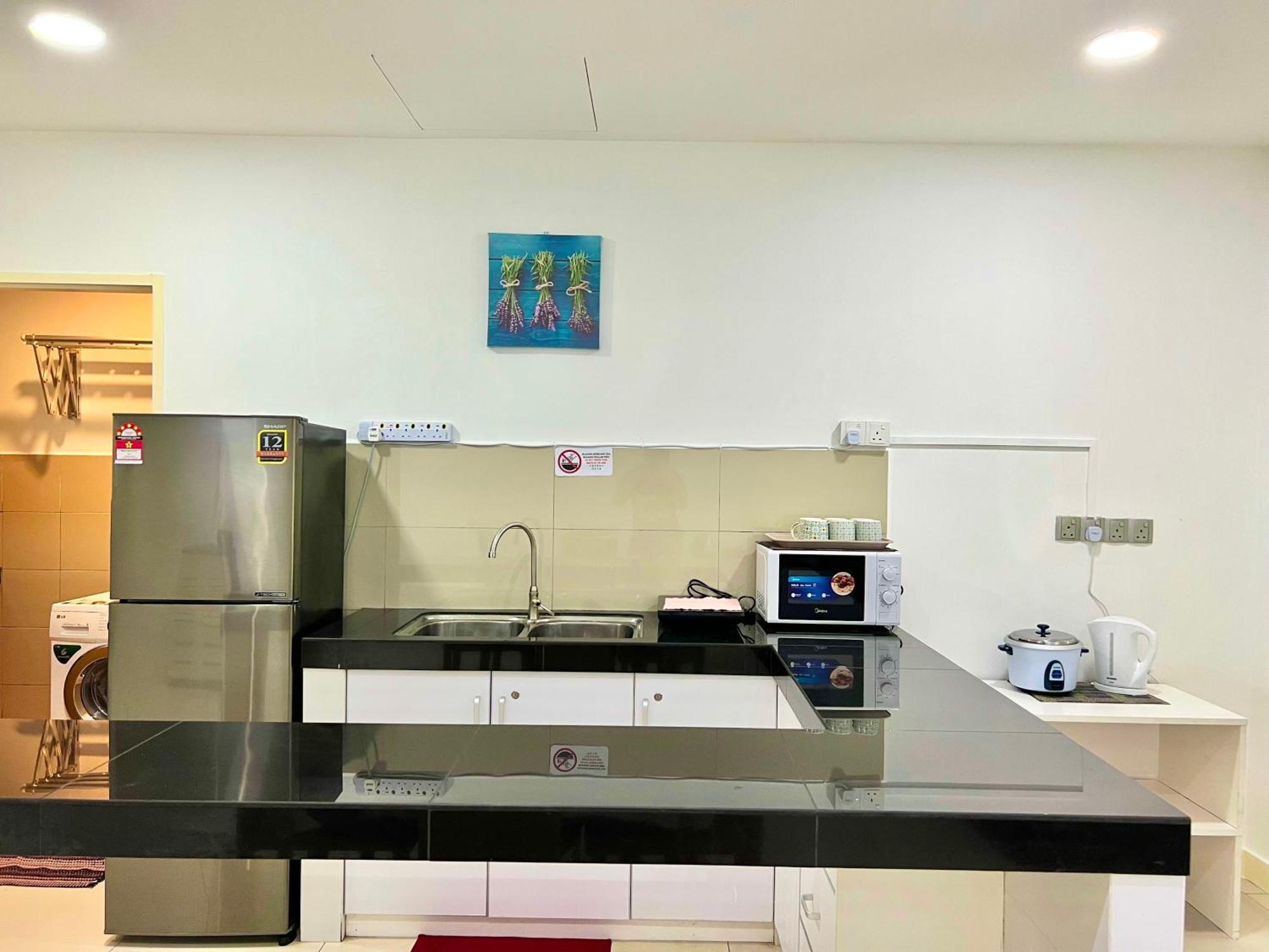 Capital O 90987 The Loft Residences Homestay @ Imago Shopping Mall 2 Kampong Sembulan Dış mekan fotoğraf