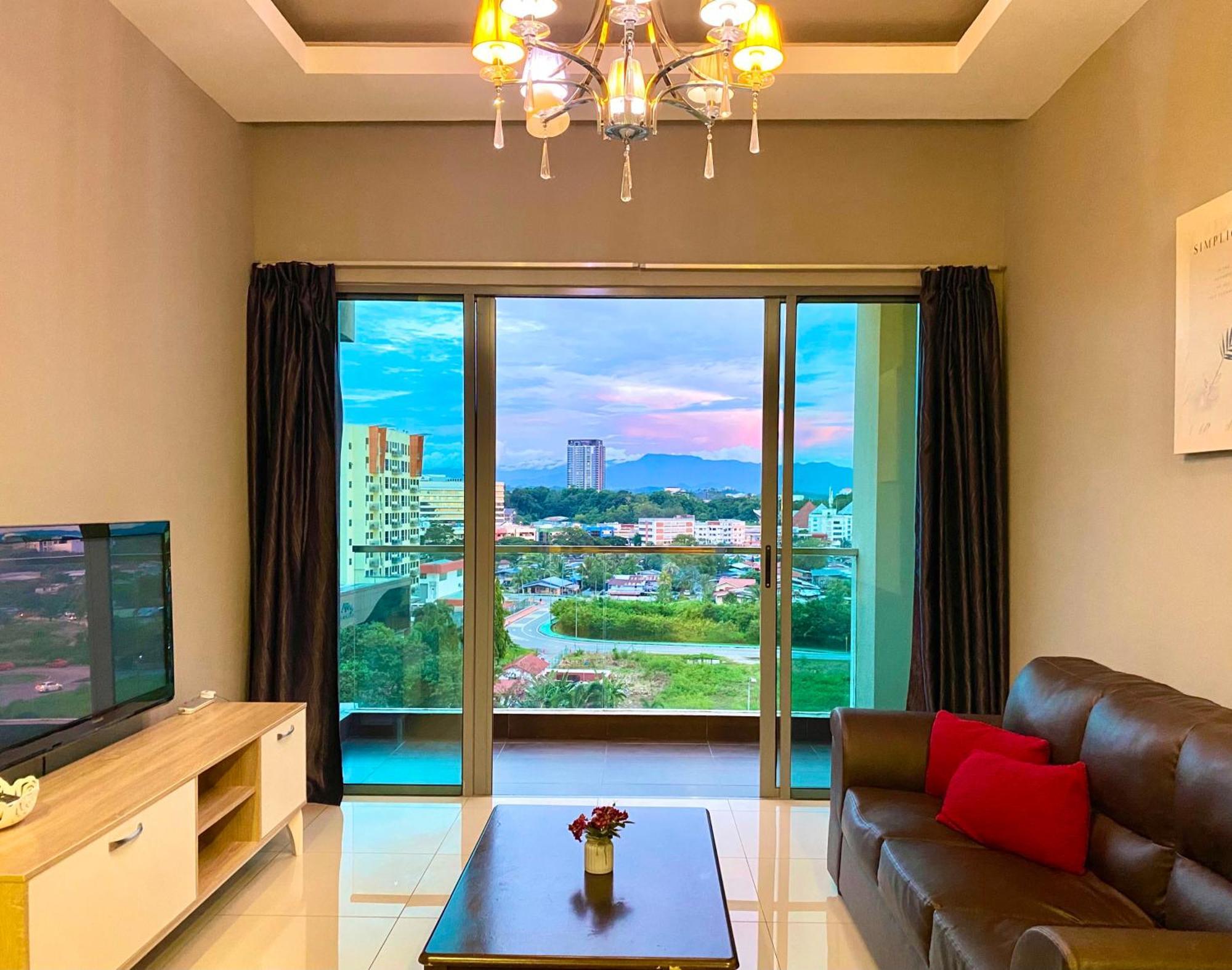 Capital O 90987 The Loft Residences Homestay @ Imago Shopping Mall 2 Kampong Sembulan Dış mekan fotoğraf
